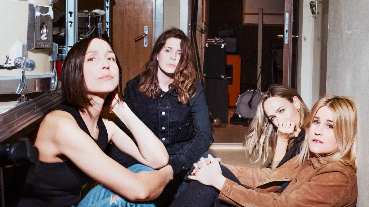 Sahara Hotnights på turné med nytt album