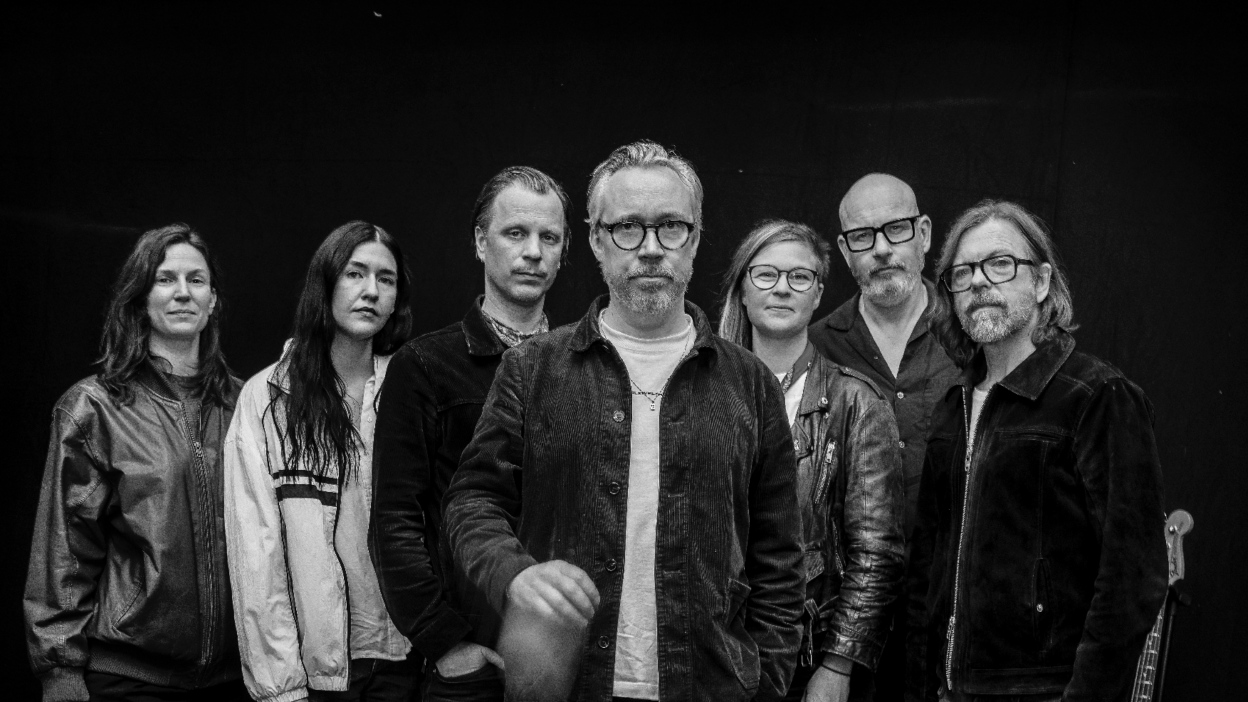 Lars Winnerbäck gör klubbgig på Saab Arena i hemstaden och delar ut Nyponpriset